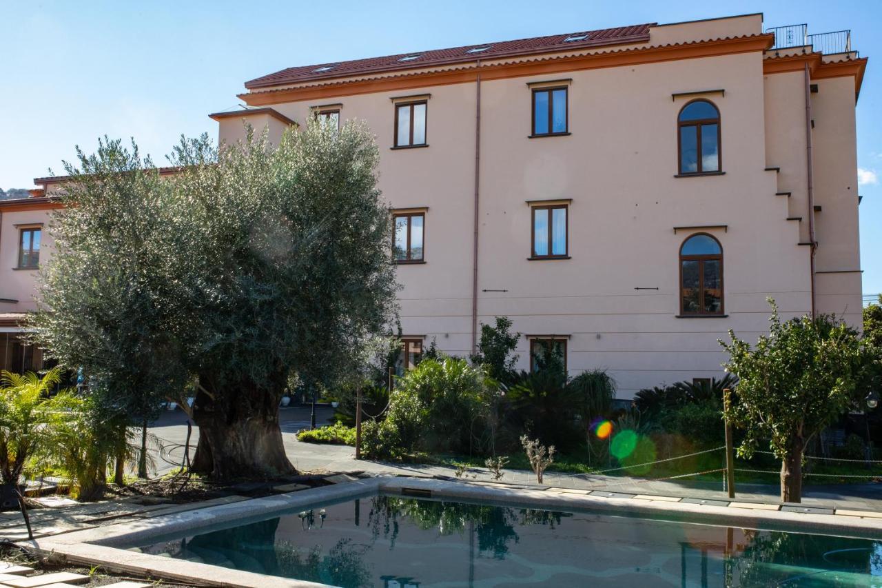 Hotel SorrentoBay Sant'Agnello Exterior foto